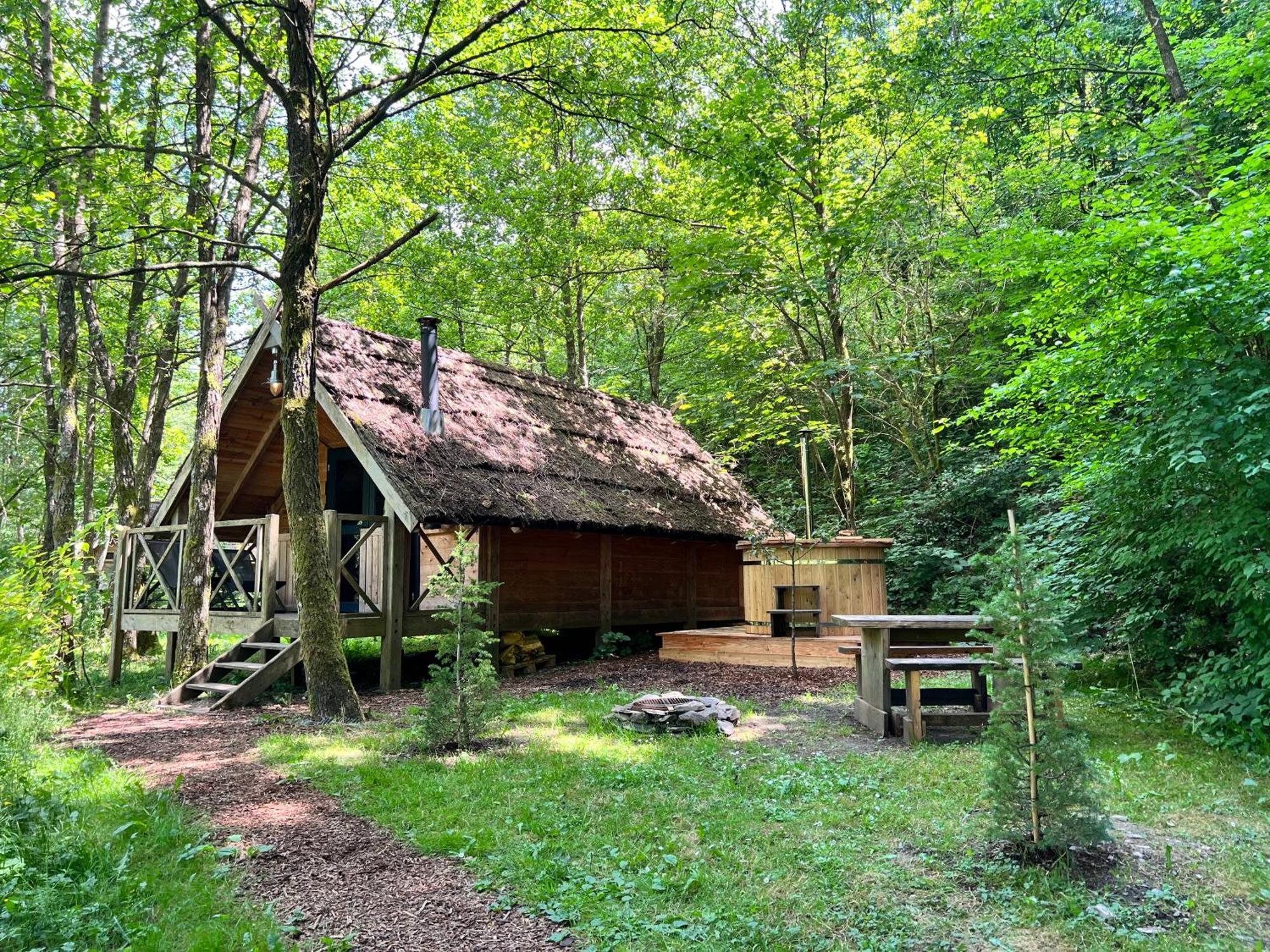 Les Cabanes De Rensiwez Mabompre Exterior foto